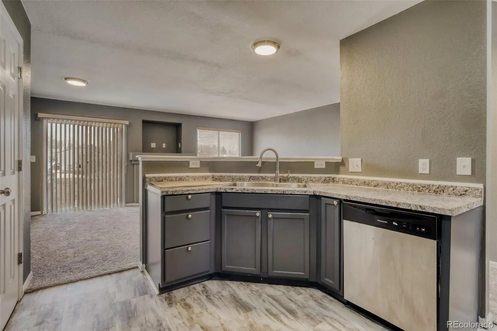 1179 S Waco Street #E Aurora CO 80017 MLS #REC6823373 03302026182459 1600 10