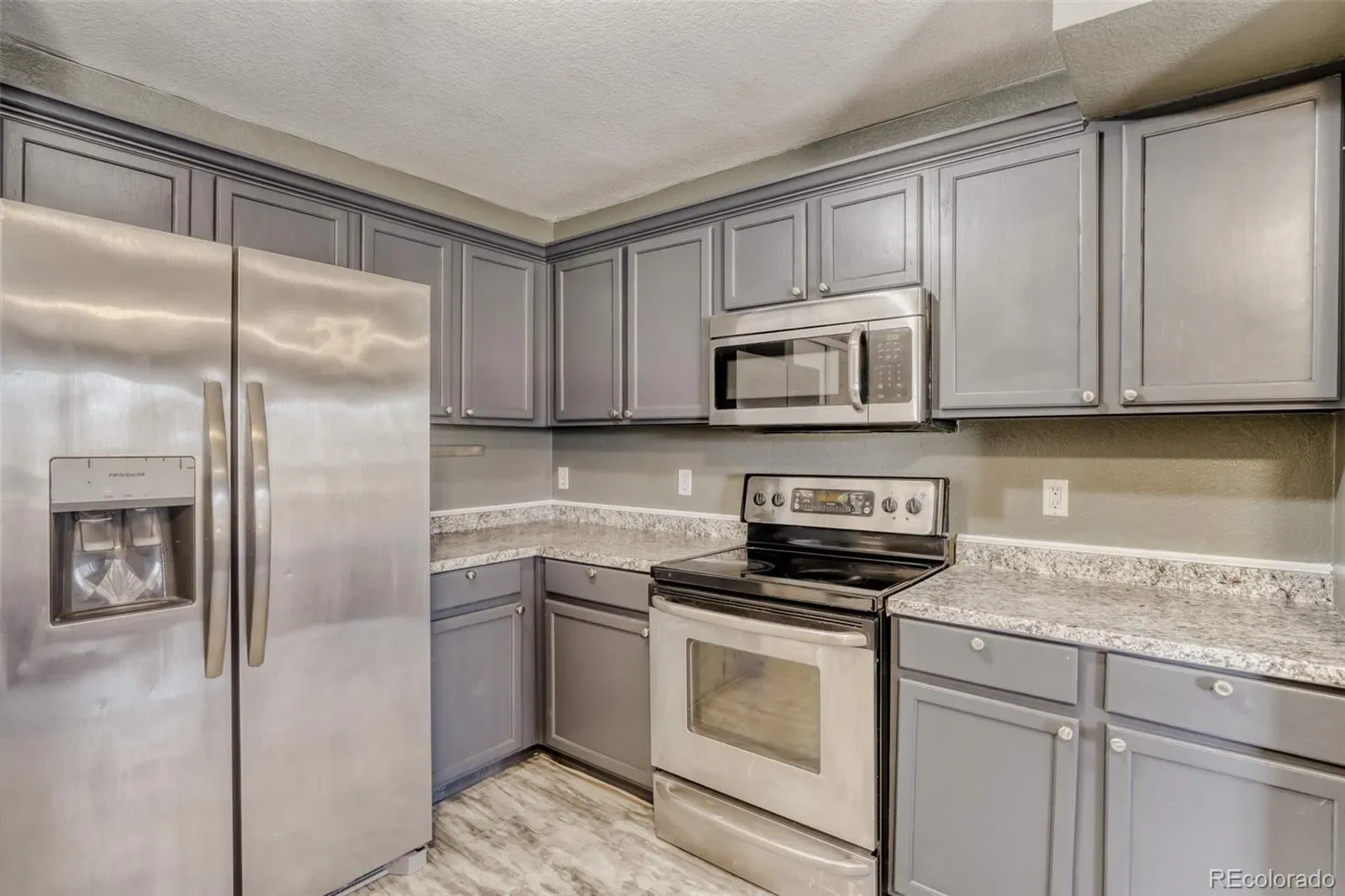 1179 S Waco Street #E Aurora CO 80017 MLS #REC6823373 03302026182459 1600 11