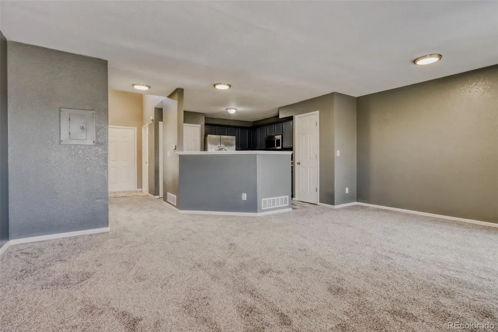 1179 S Waco Street #E Aurora CO 80017 MLS #REC6823373 03302026182459 1600 13