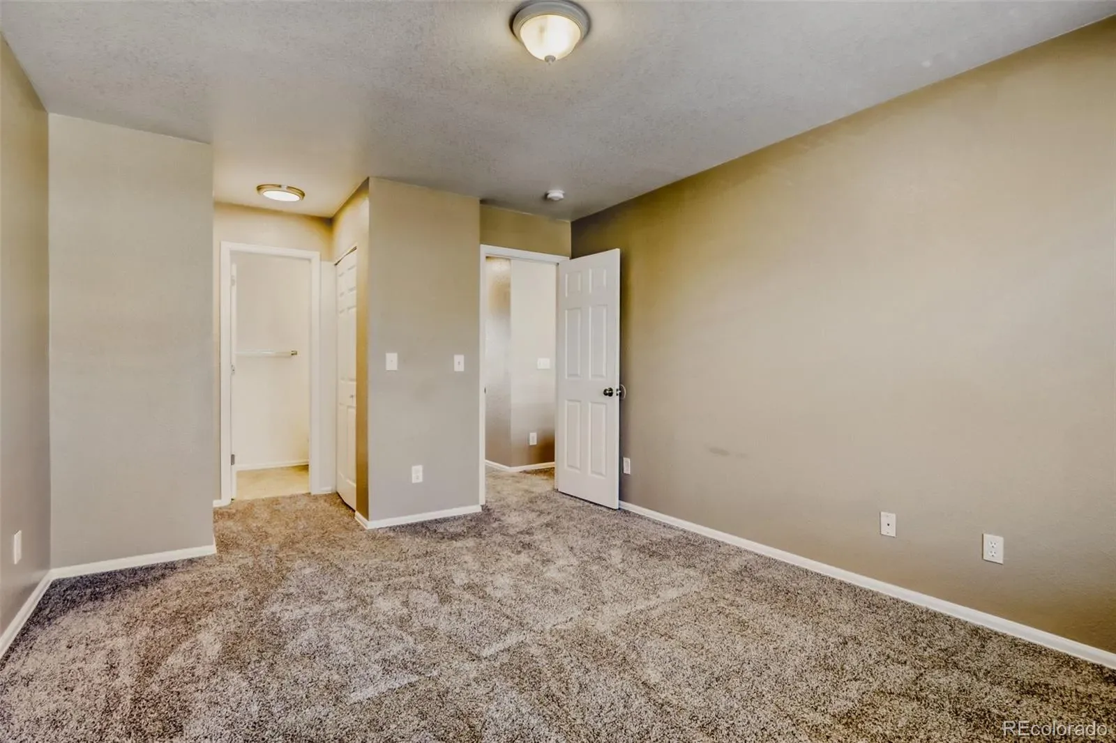 1179 S Waco Street #E Aurora CO 80017 MLS #REC6823373 03302026182459 1600 14