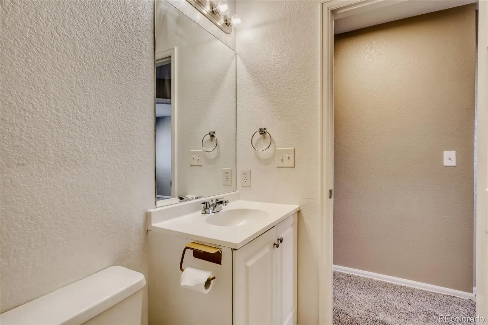 1179 S Waco Street #E Aurora CO 80017 MLS #REC6823373 03302026182459 1600 22