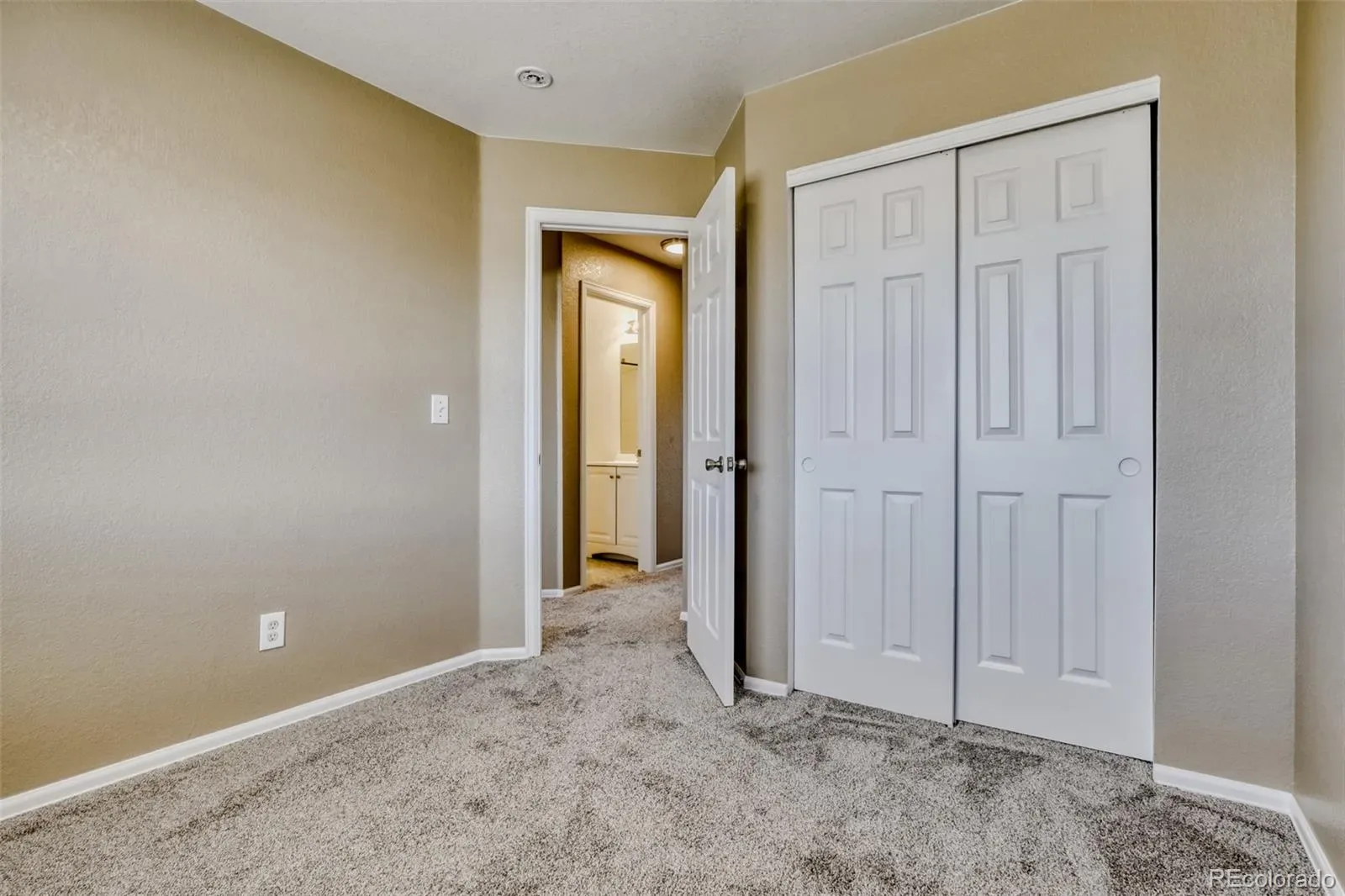 1179 S Waco Street #E Aurora CO 80017 MLS #REC6823373 03302026182459 1600 25