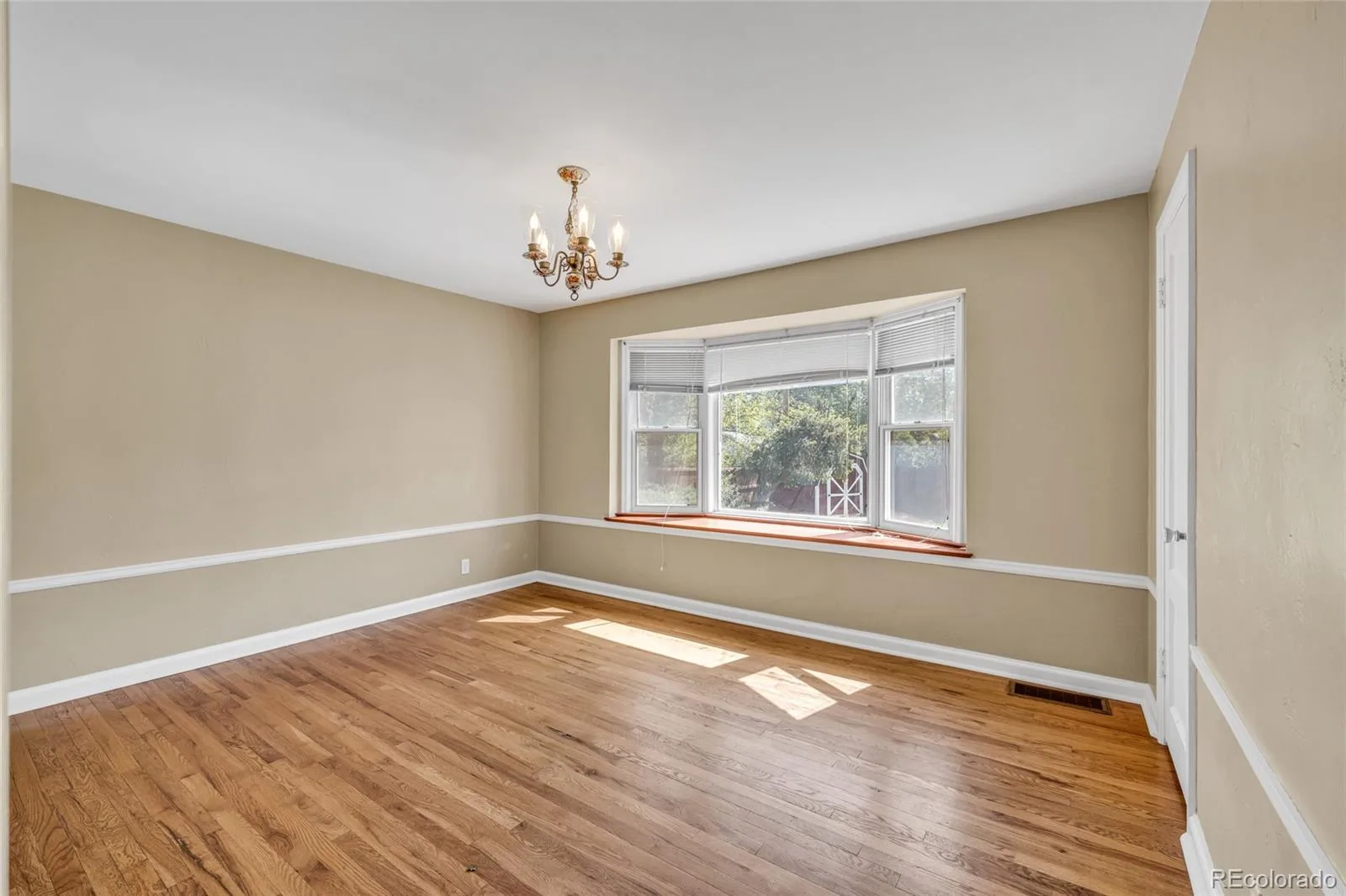 350 Balsam Street Lakewood CO 80226 | MLS #REC6823549 09302026211529 1600 9