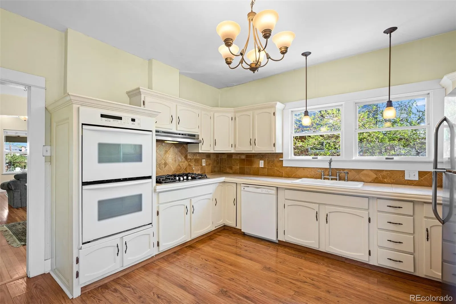 04092026231030 1600 11