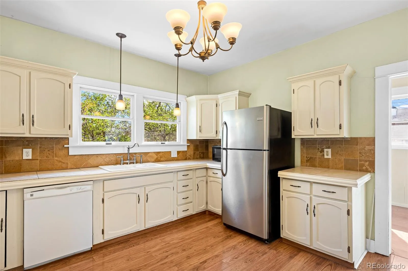 04092026231030 1600 12