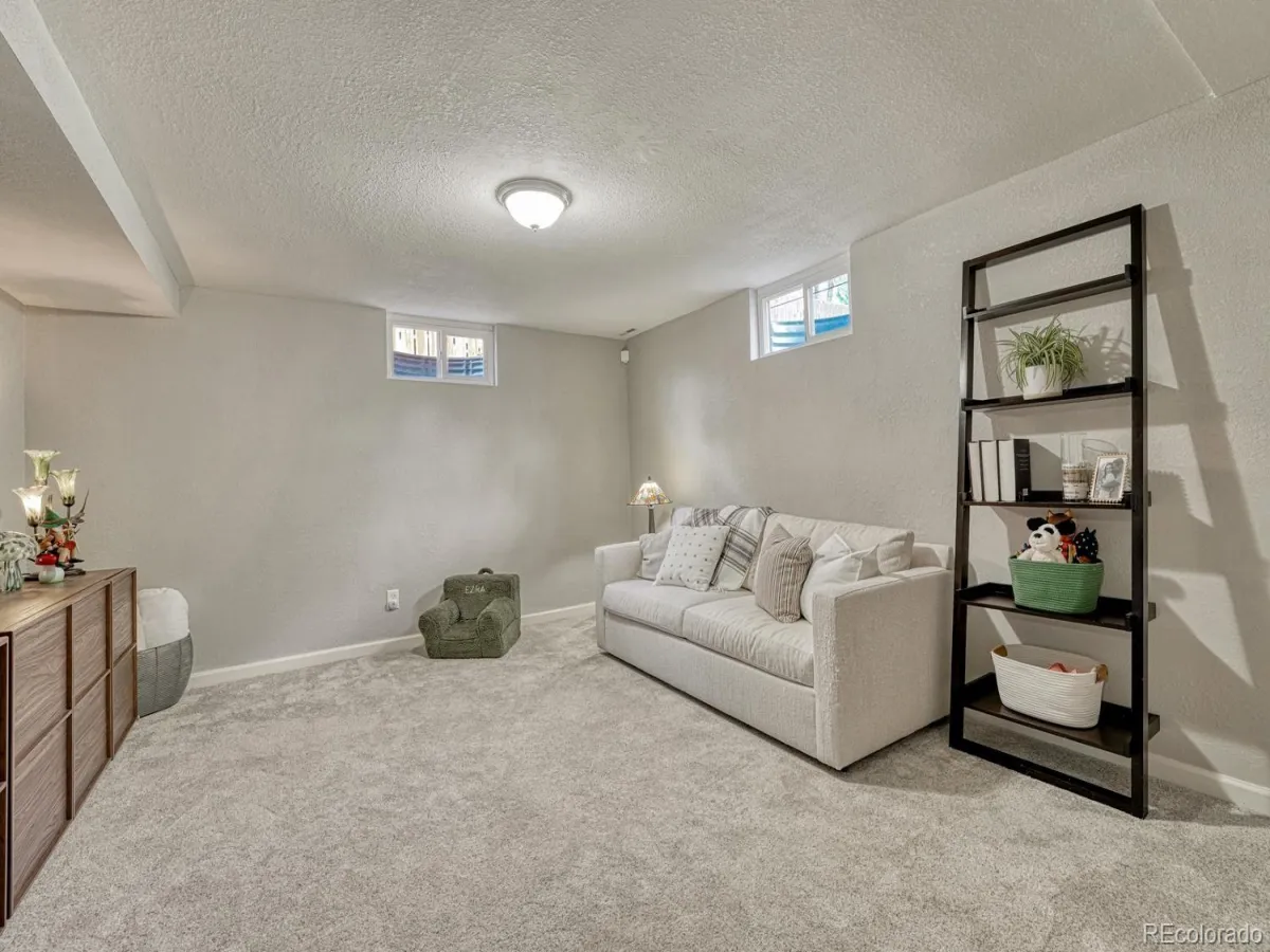 4252 S Logan Street Englewood CO 80113 MLS #REC6825055 05182026192231 1200 22