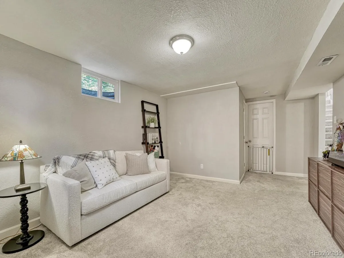 4252 S Logan Street Englewood CO 80113 MLS #REC6825055 05182026192231 1200 25