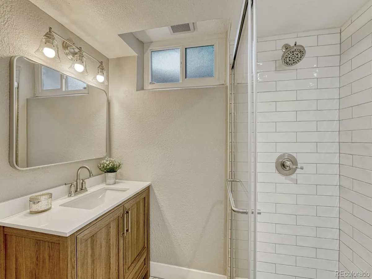 4252 S Logan Street Englewood CO 80113 MLS #REC6825055 05182026192231 1200 26