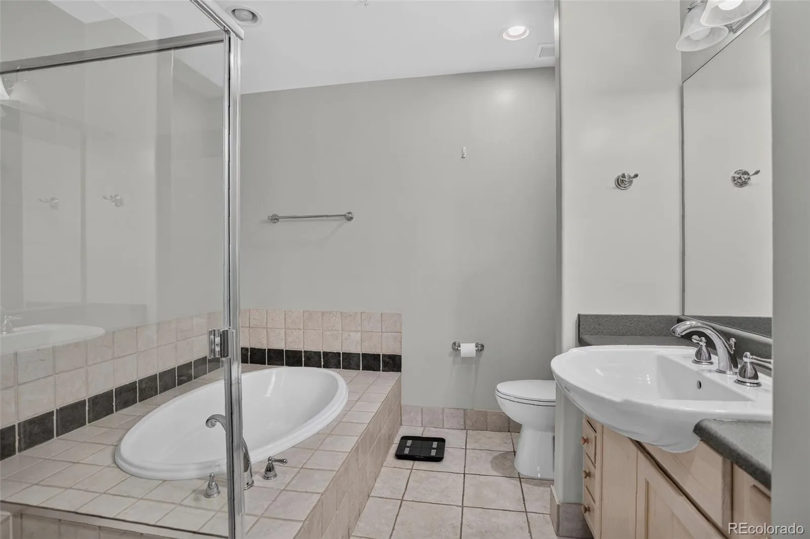 4875 S Monaco Street #309 Denver CO 80237 MLS #REC6825152 07152026024225 1600 18