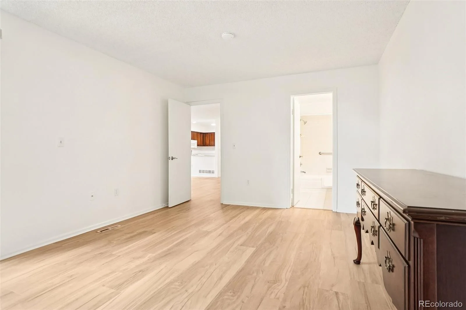 12973 E Cornell Avenue Aurora CO 80014 | MLS #REC6826887 08112026194515 1600 18