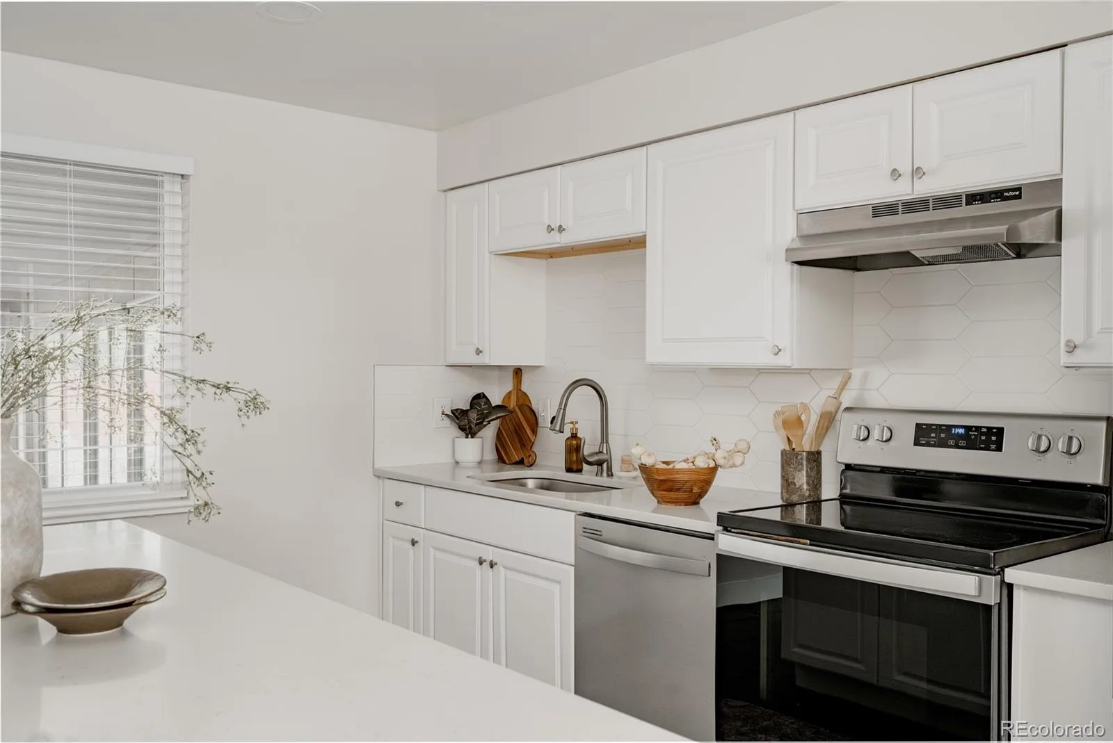 563 Jamaica Street Aurora CO 80010 | MLS #REC6834678 08122026181703 1600 11
