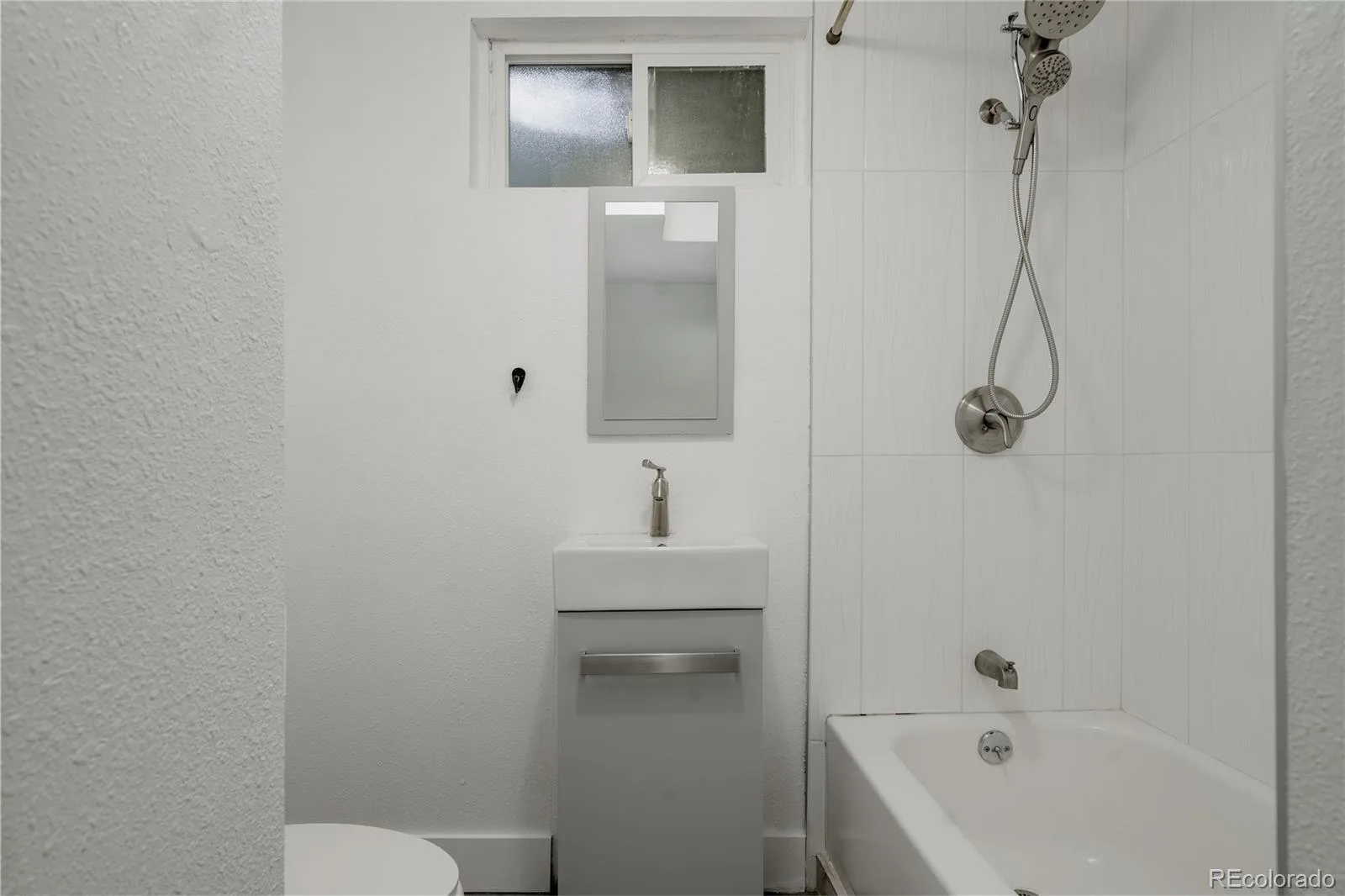 563 Jamaica Street Aurora CO 80010 | MLS #REC6834678 08122026181703 1600 39
