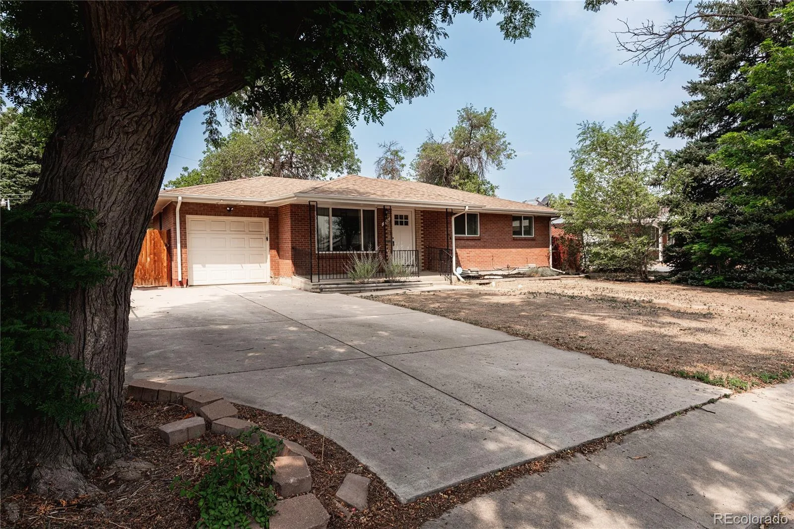 563 Jamaica Street Aurora CO 80010 | MLS #REC6834678 08122026181703 1600 46