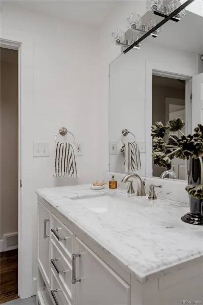 563 Jamaica Street Aurora CO 80010 | MLS #REC6834678 08122026181703 800 20