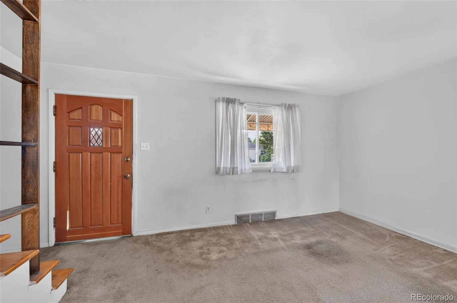 10831 Lowry Place Aurora CO 80010 | MLS #REC6840797 08102026141948 1600 5