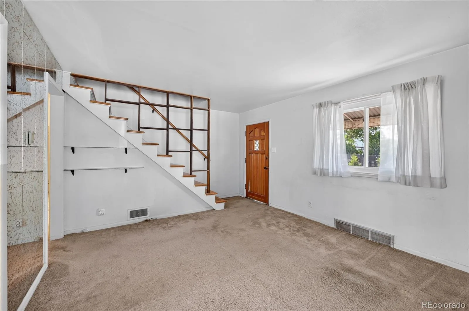 10831 Lowry Place Aurora CO 80010 | MLS #REC6840797 08102026141948 1600 6