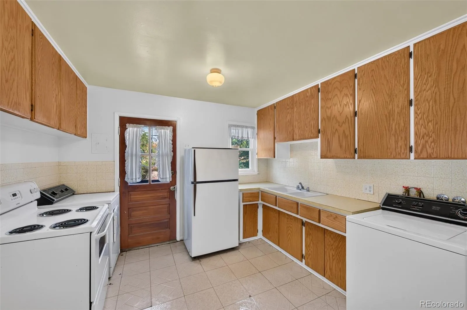 10831 Lowry Place Aurora CO 80010 | MLS #REC6840797 08102026141948 1600 9