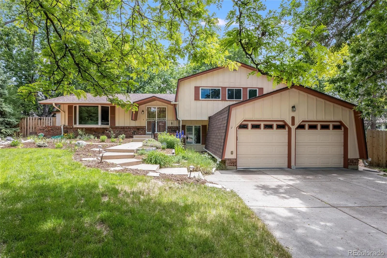7910 W Harvard Place Lakewood CO 80227 MLS #REC6840860 06112026212821 1600 0