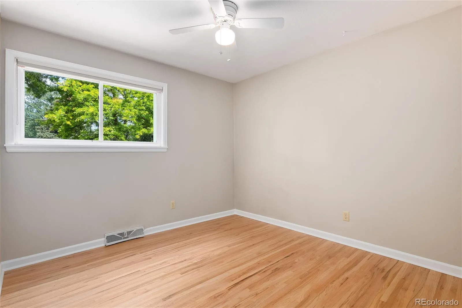 7910 W Harvard Place Lakewood CO 80227 MLS #REC6840860 06112026212821 1600 24