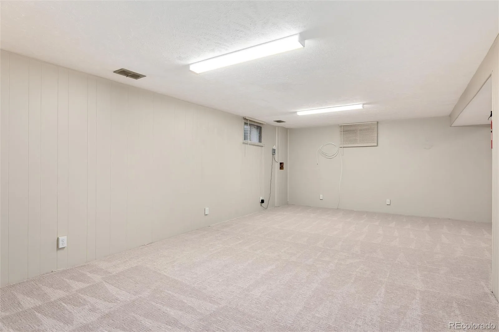 7910 W Harvard Place Lakewood CO 80227 MLS #REC6840860 06112026212821 1600 34