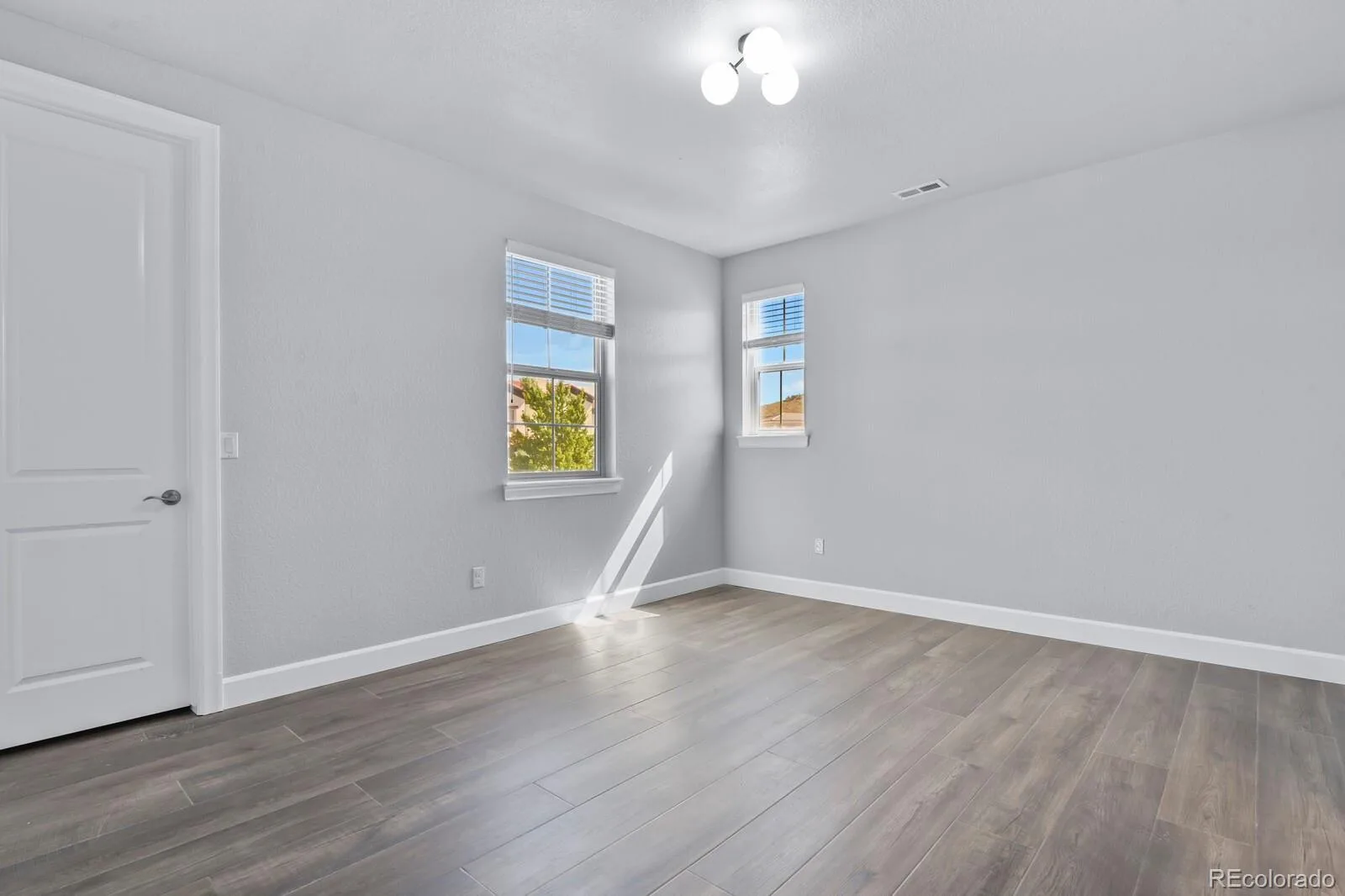 9781 Cantabria Point Lone Tree CO 80124 | MLS #REC6844841 08282026230824 1600 26
