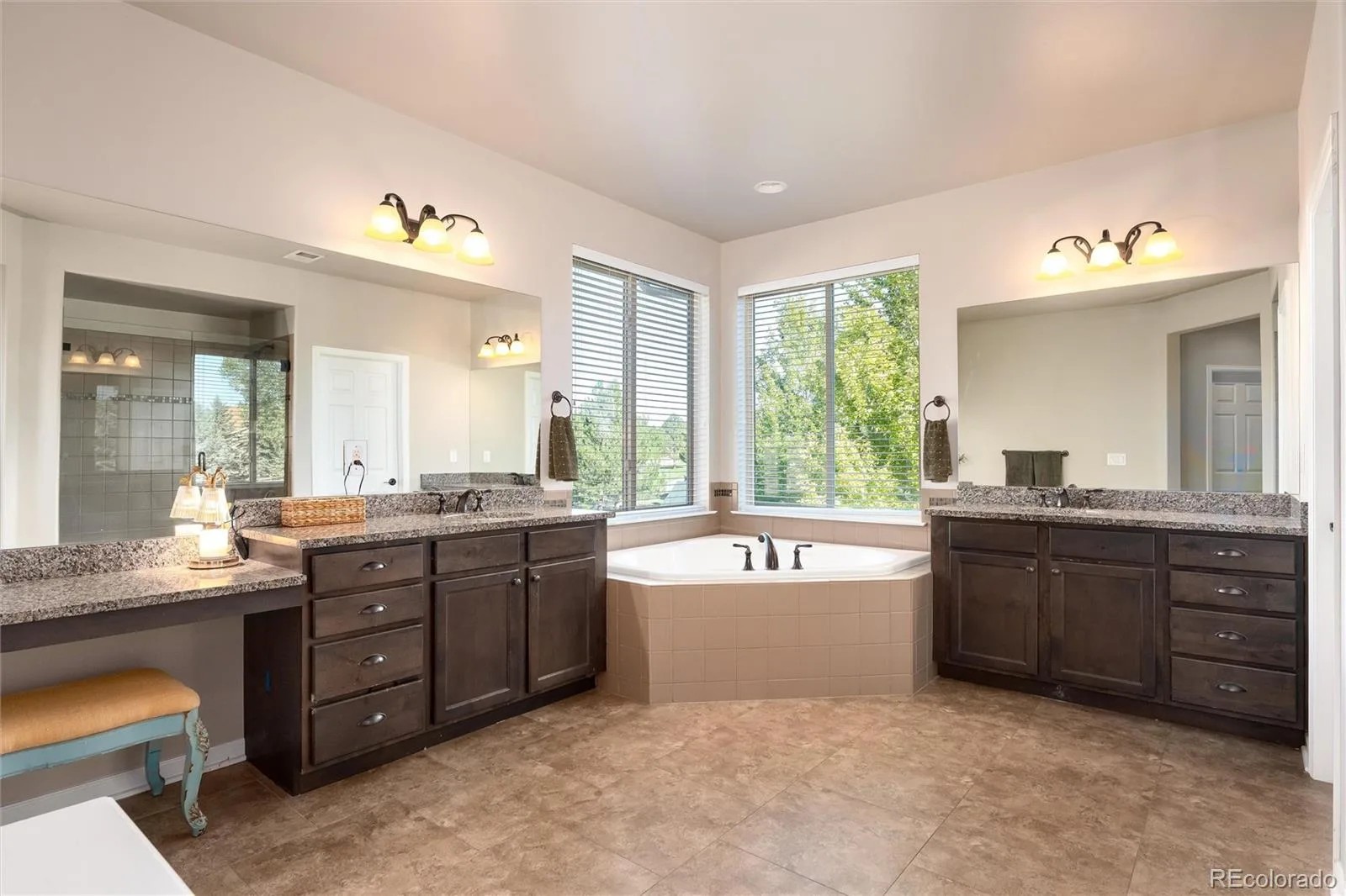 25551 E Indore Drive Aurora CO 80016 | MLS #REC6846544 09242026051058 1600 25