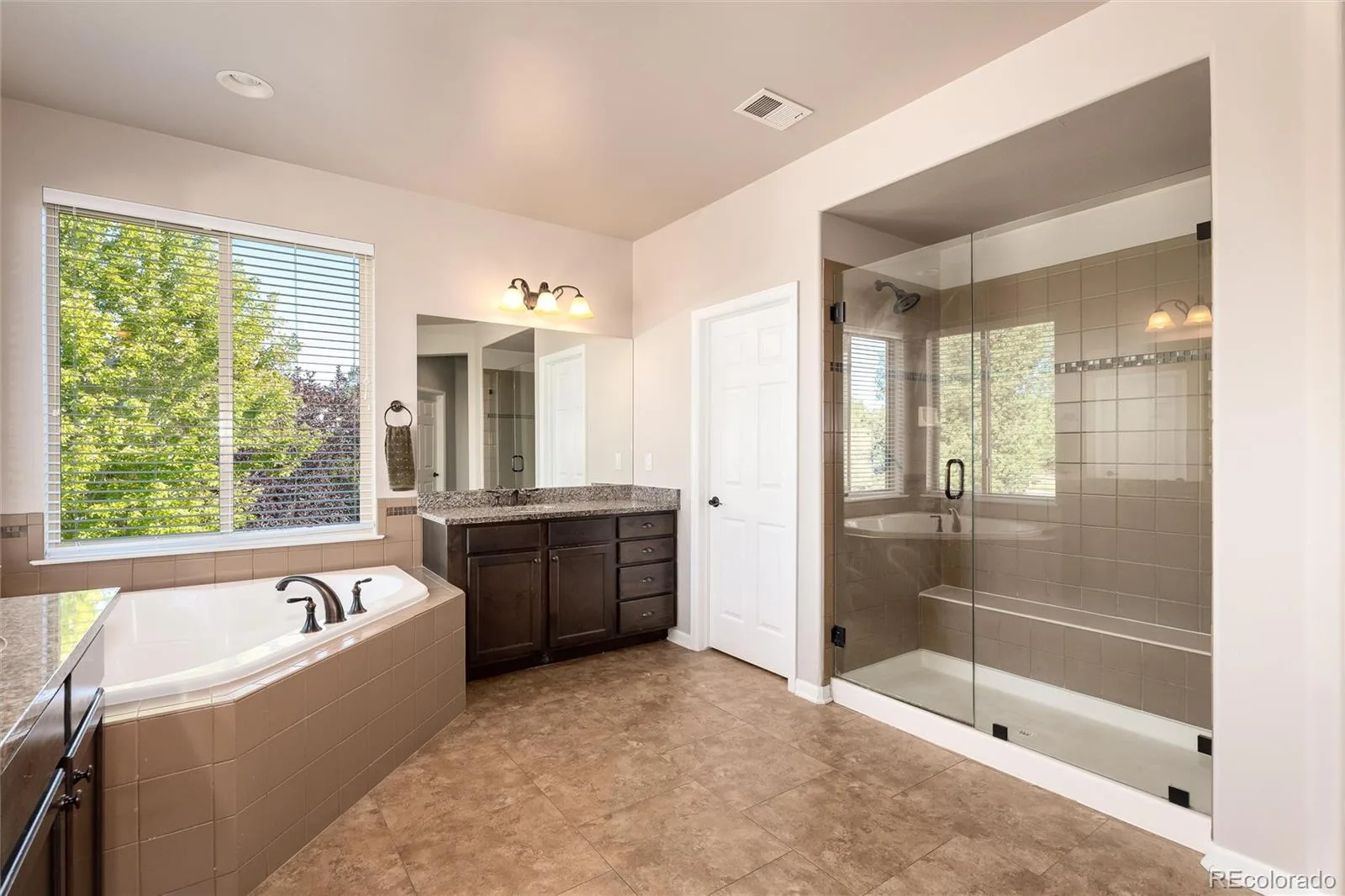 25551 E Indore Drive Aurora CO 80016 | MLS #REC6846544 09242026051058 1600 26