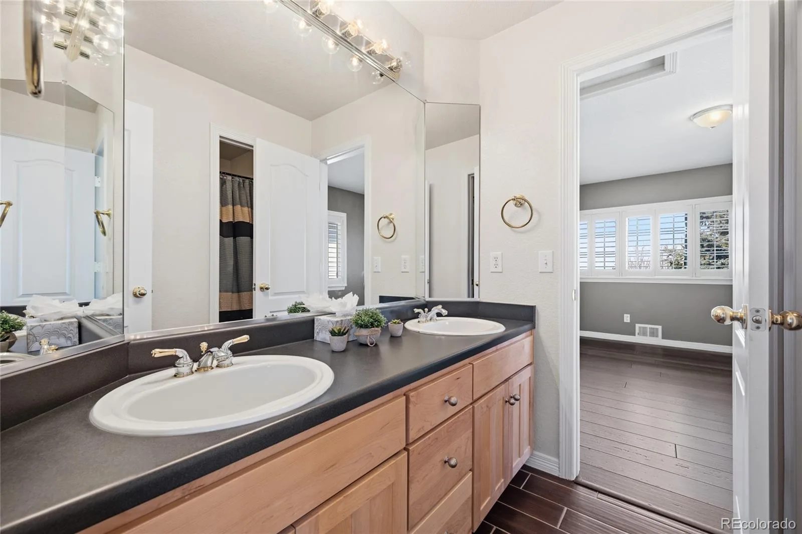 22426 E Roxbury Place Aurora CO 80016 MLS #REC6848318 06102026170224 1600 34