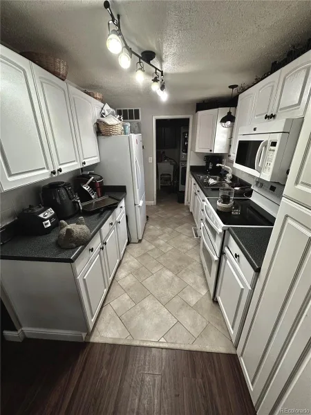 1057 Ponderosa Circle Longmont CO 80504 | MLS #REC6849165 07312026193748 800 3