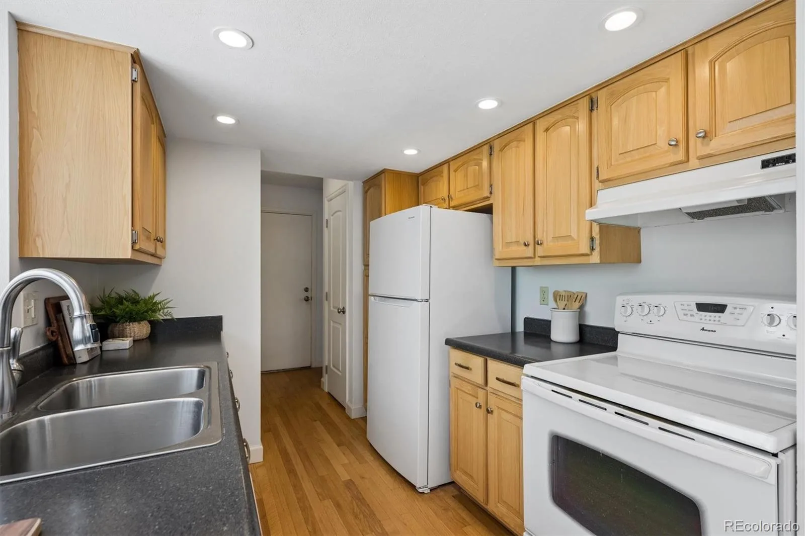 10812 W Powers Place Littleton CO 80127 | MLS #REC6852978 07172026020341 1600 16