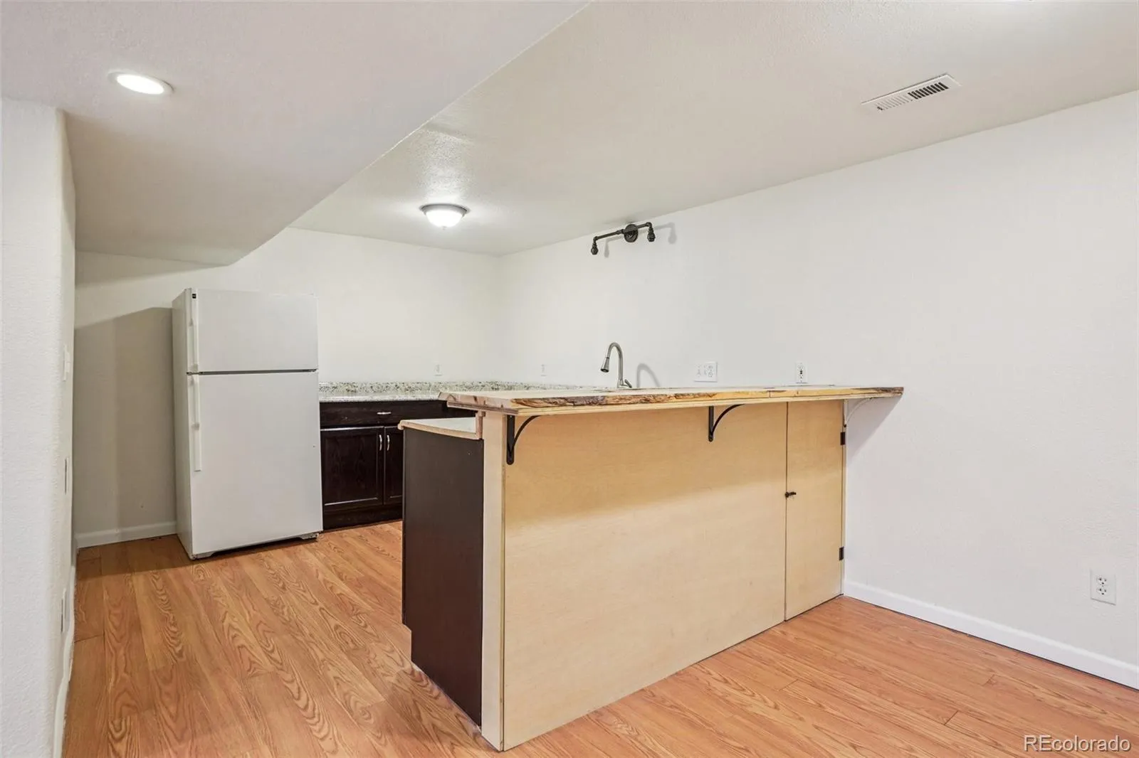 04092026173719 1600 16