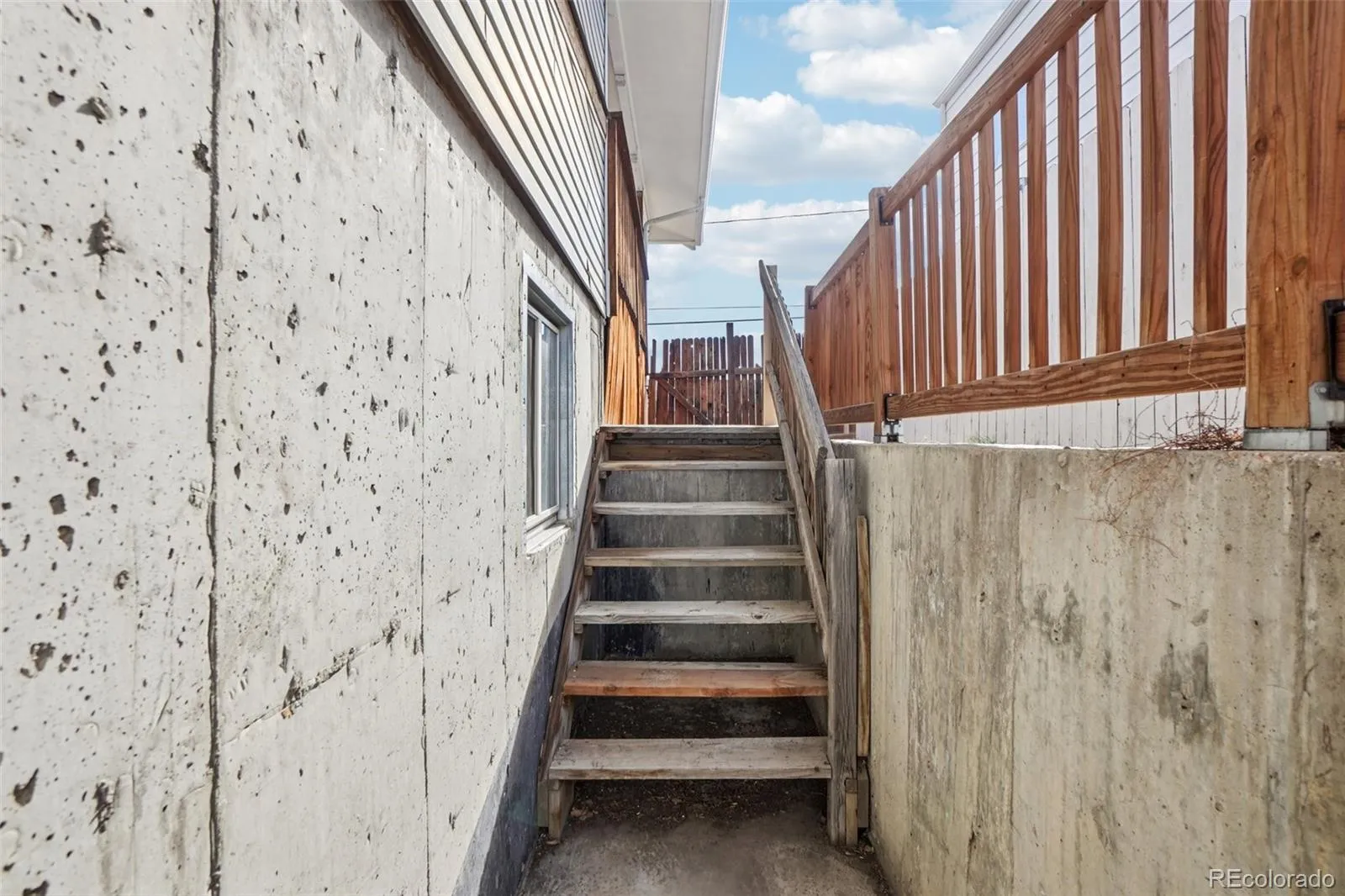 04092026173719 1600 39