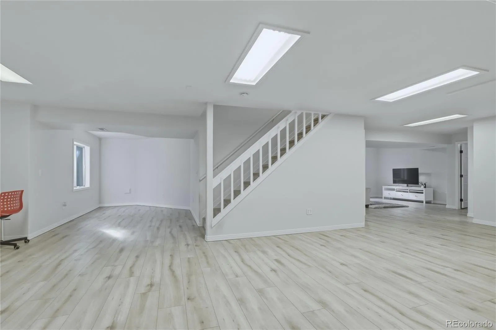 04182026030713 1600 37