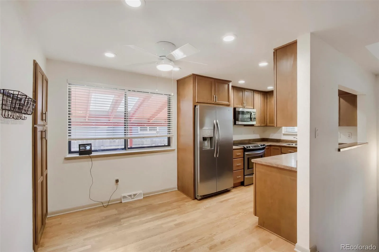 6421 Independence Street Arvada CO 80004 | MLS #REC6855387 08212026152729 1600 10