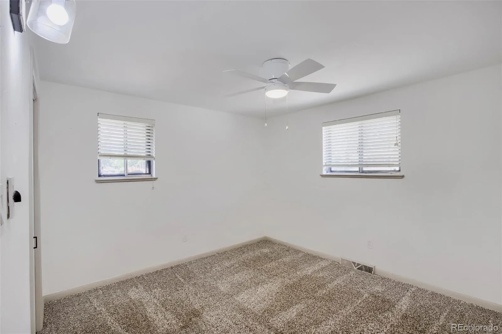 6421 Independence Street Arvada CO 80004 | MLS #REC6855387 08212026152729 1600 18