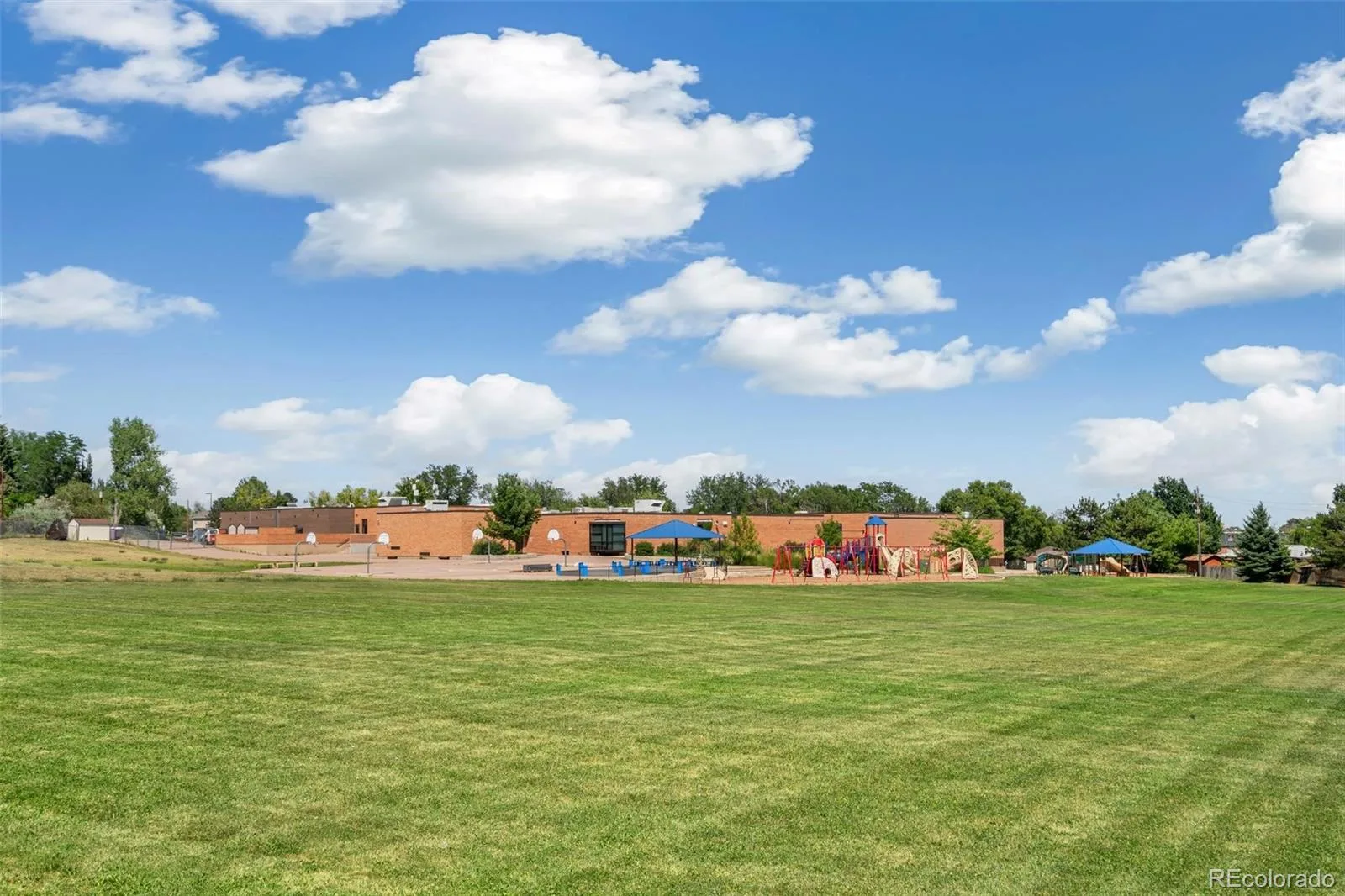 874 Dexter Drive Broomfield CO 80020 MLS #REC6857259 07172026020514 1600 38