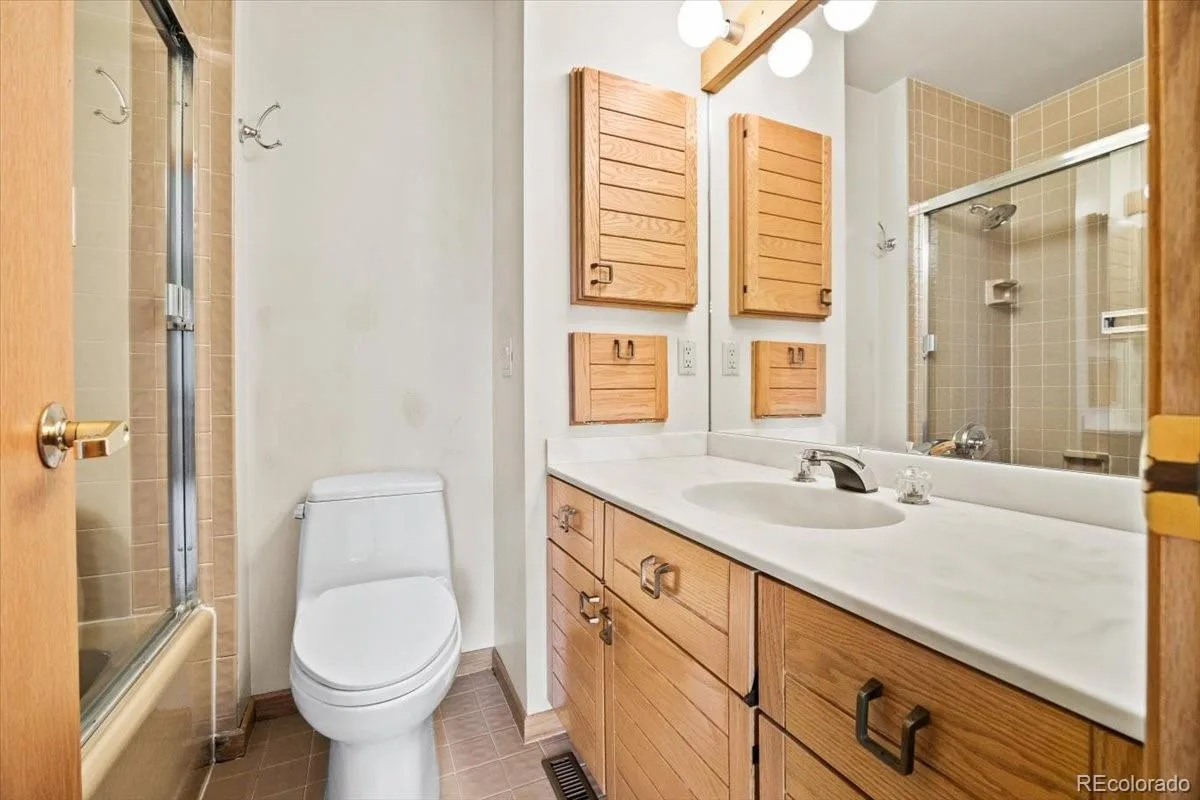 1625 E Layton Drive Englewood CO 80113 | MLS #REC6857717 06102026211940 1200 31