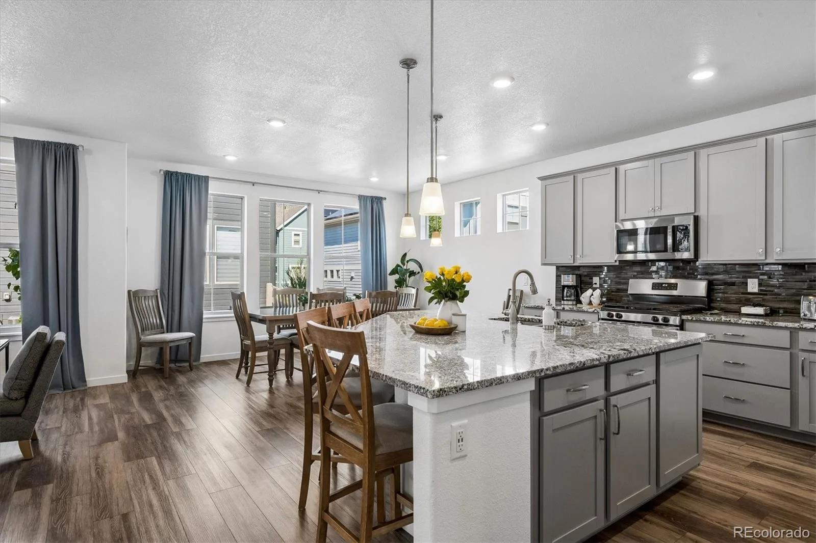 8377 Rush Creek Avenue Littleton CO 80125 | MLS #REC6857822 08072026192838 1600 3