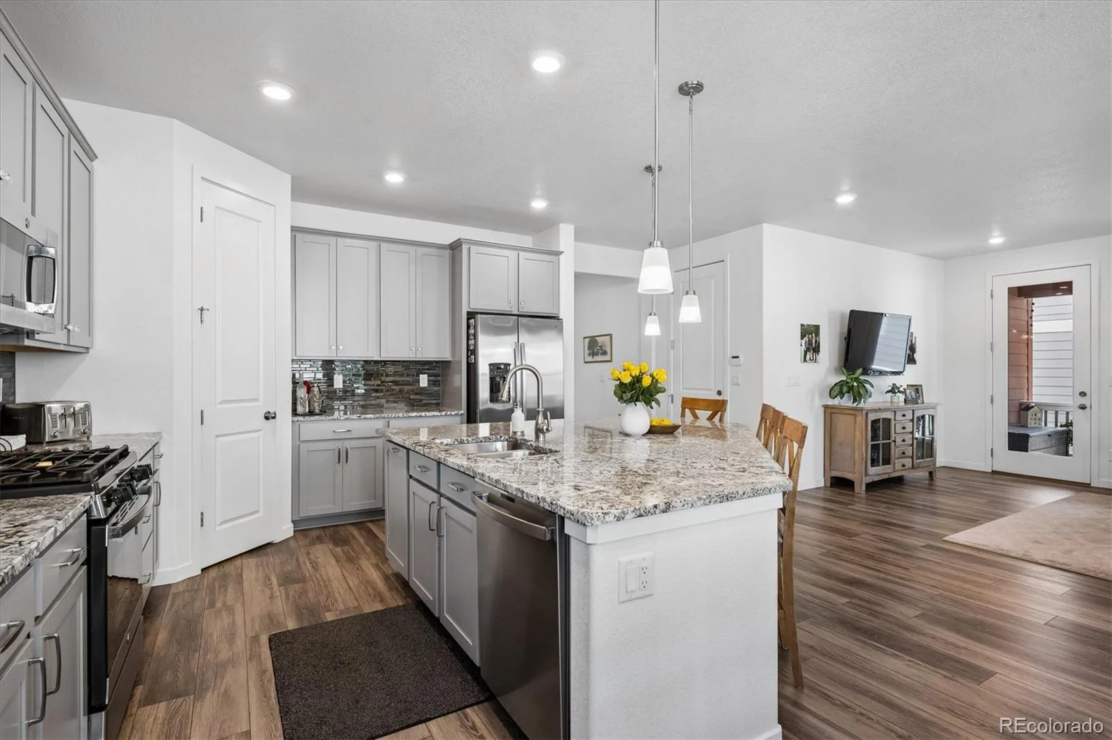 8377 Rush Creek Avenue Littleton CO 80125 | MLS #REC6857822 08072026192838 1600 9