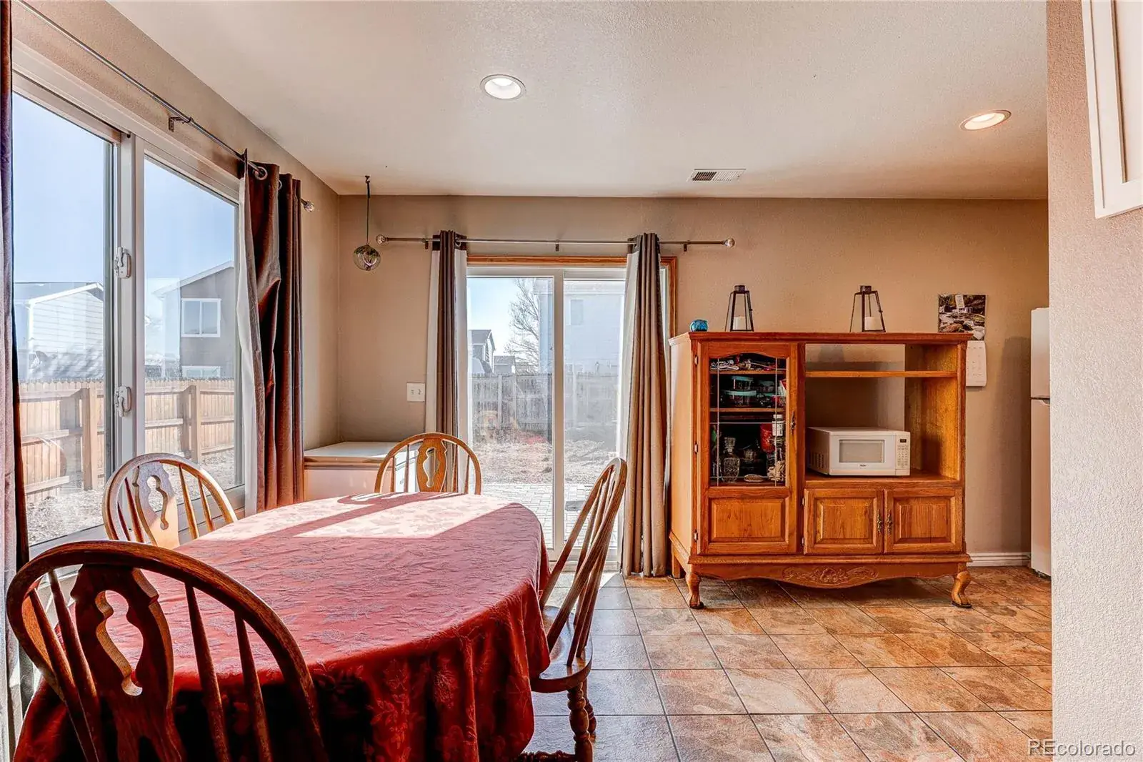 11142025221938 1600 10