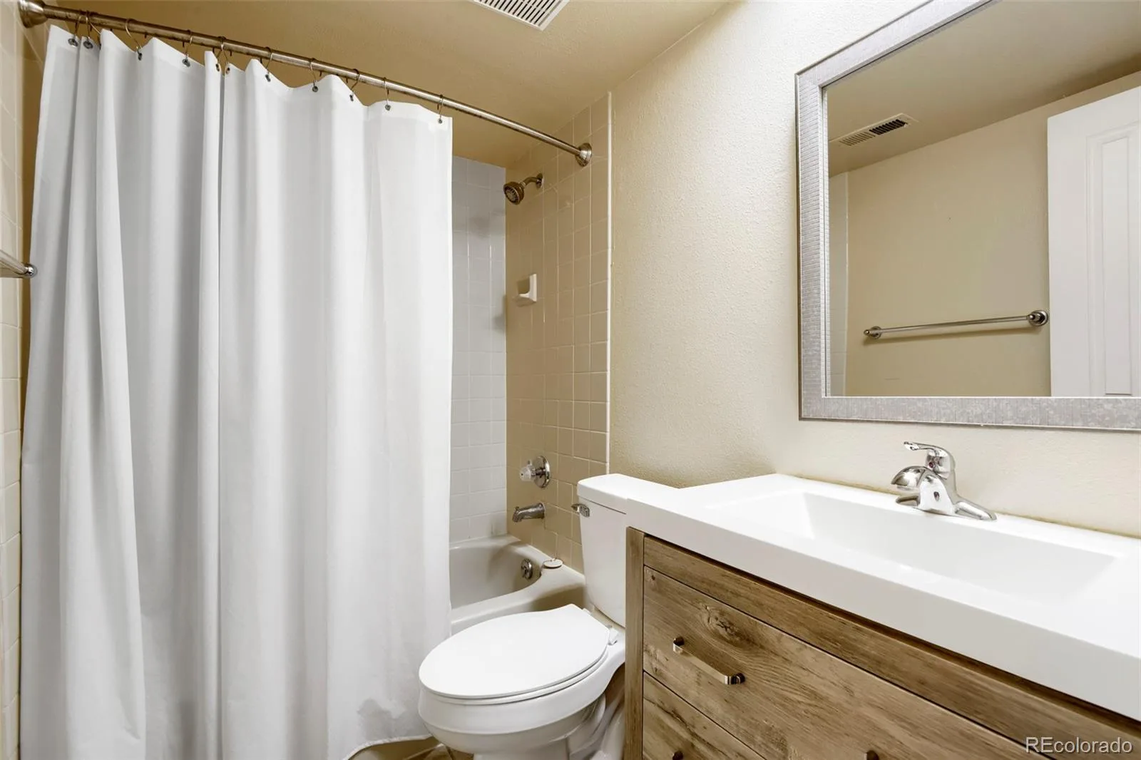 6380 S Boston Street #117 Greenwood Village CO 80111 | MLS #REC6860538 08282026185539 1600 16