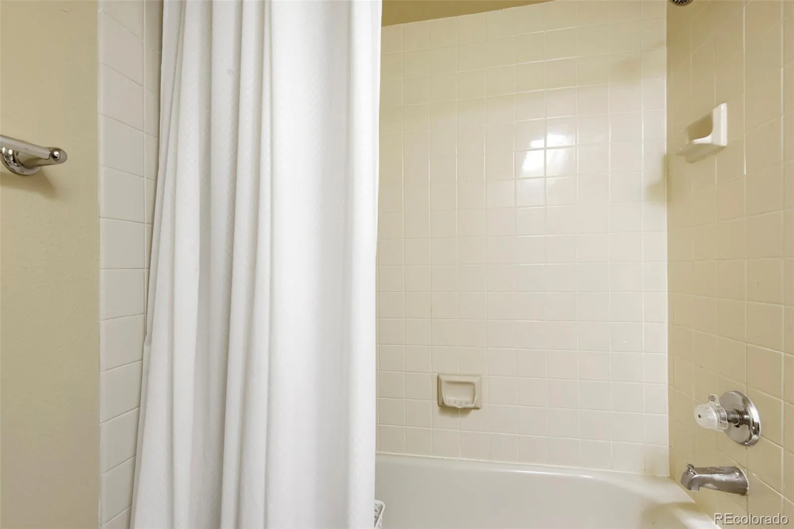 6380 S Boston Street #117 Greenwood Village CO 80111 | MLS #REC6860538 08282026185539 1600 17