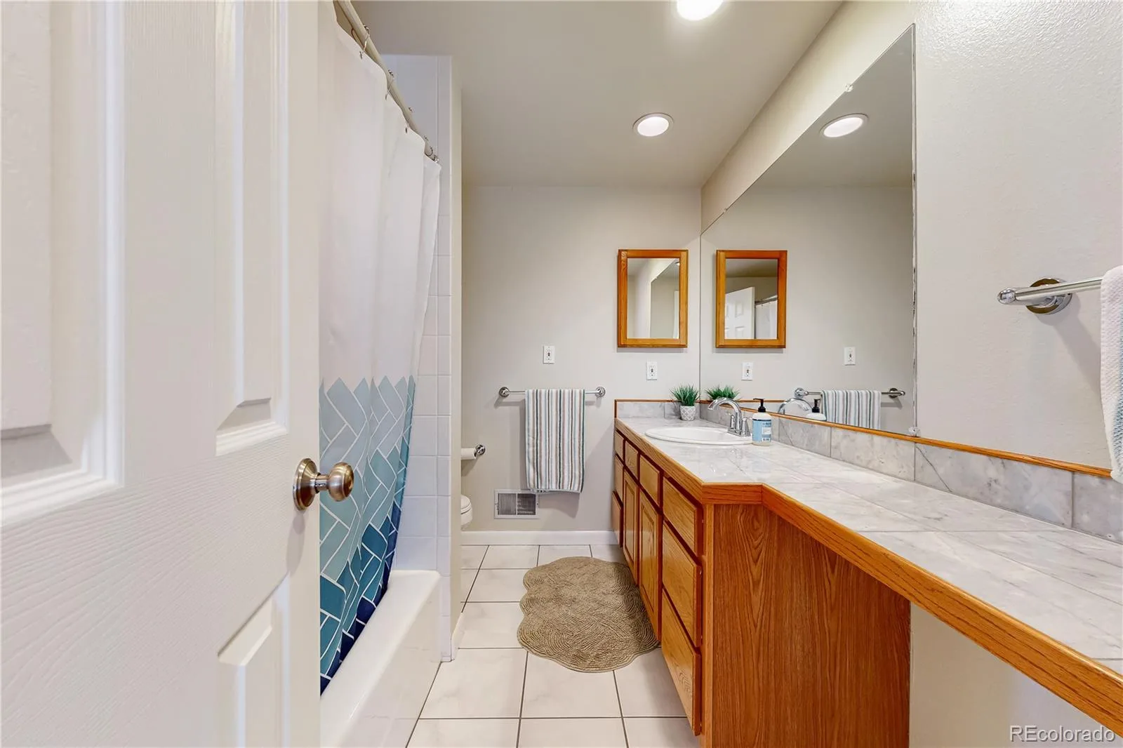 10587 Ura Lane Denver CO 80234 | MLS #REC6861203 08012026024403 1600 15
