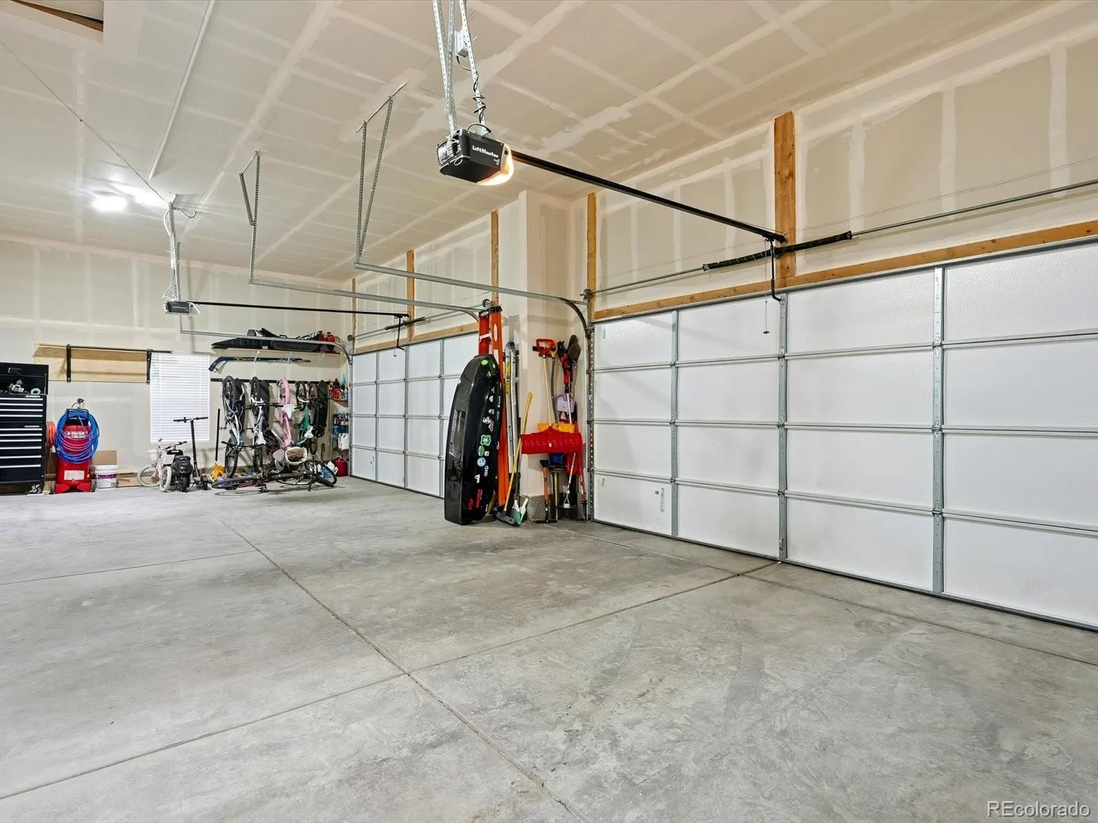 3268 Carabiner Street Castle Rock CO 80108 MLS #REC6861428 08032026001421 1600 28