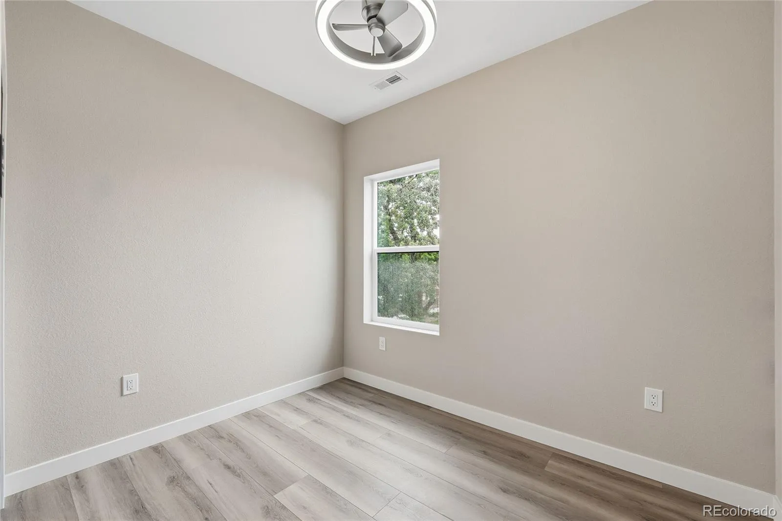 359 S Dale Court Denver CO 80219 MLS #REC6865957 05212026132031 1600 22
