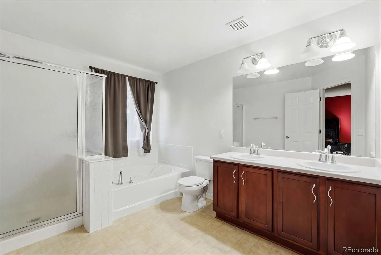 5378 Laredo Court Denver CO 80239 | MLS #REC6866827 10012026165054 1600 10