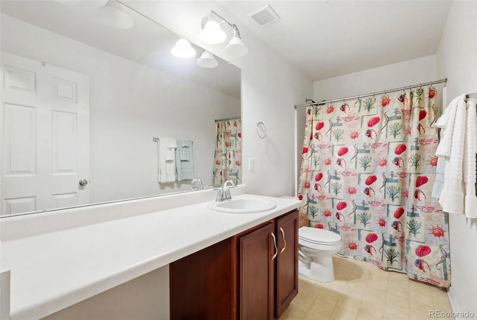5378 Laredo Court Denver CO 80239 | MLS #REC6866827 10012026165054 1600 12