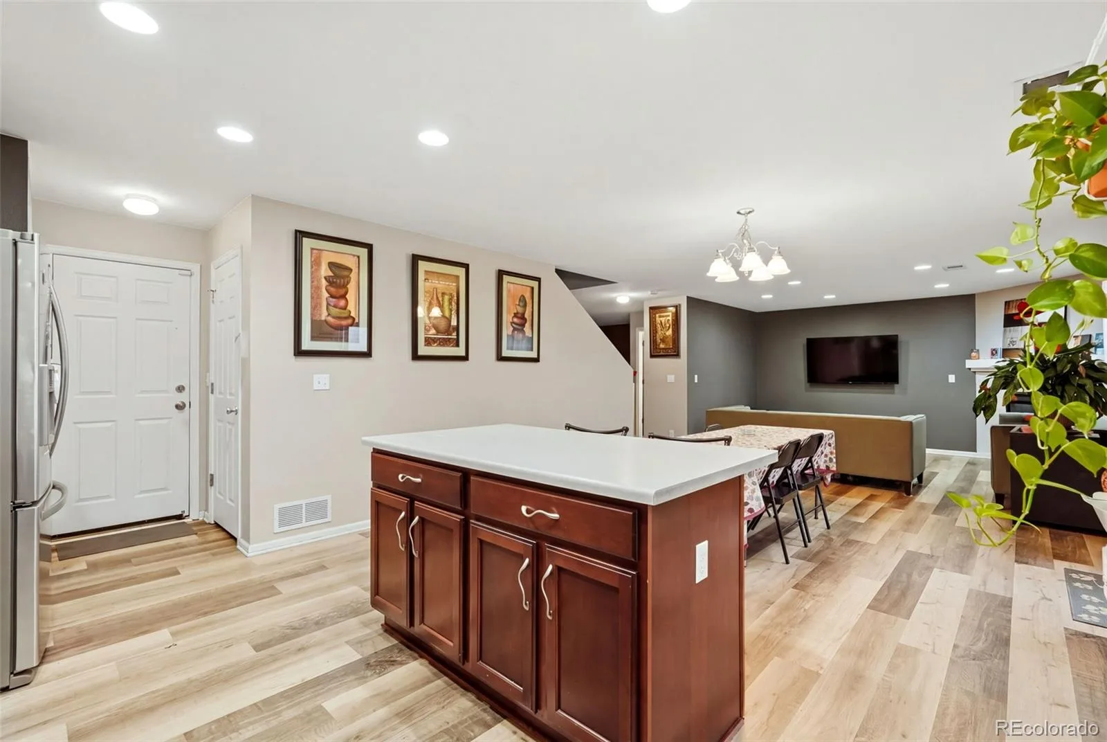 5378 Laredo Court Denver CO 80239 | MLS #REC6866827 10012026165054 1600 6