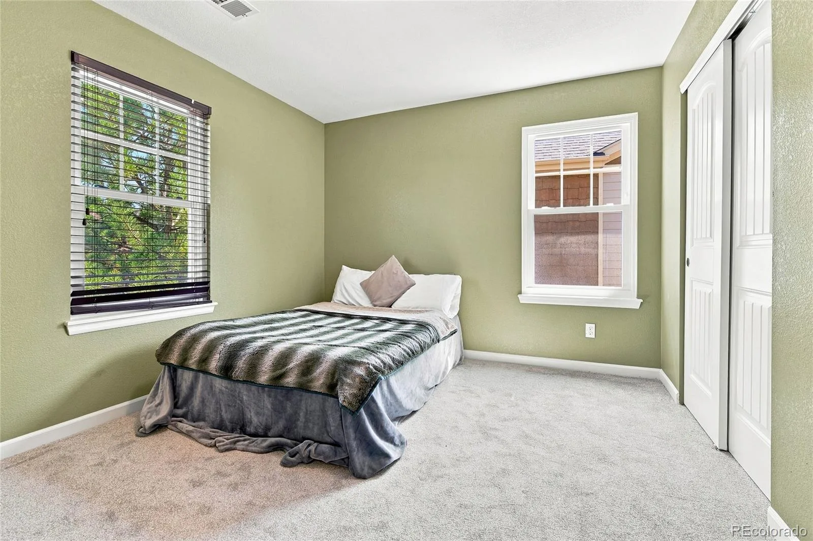 25481 E Ottawa Drive Aurora CO 80016 | MLS #REC6867238 08062026223131 1600 23