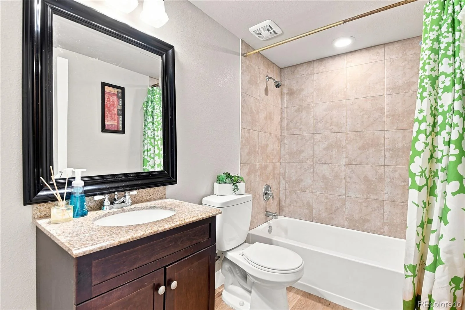 25481 E Ottawa Drive Aurora CO 80016 | MLS #REC6867238 08062026223131 1600 28